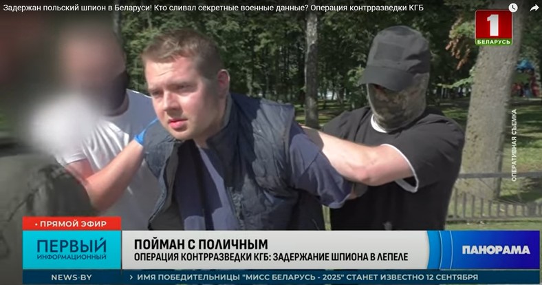 Polak chwilę po zatrzymaniu. Okulary spadły po brutalnym obaleniu.