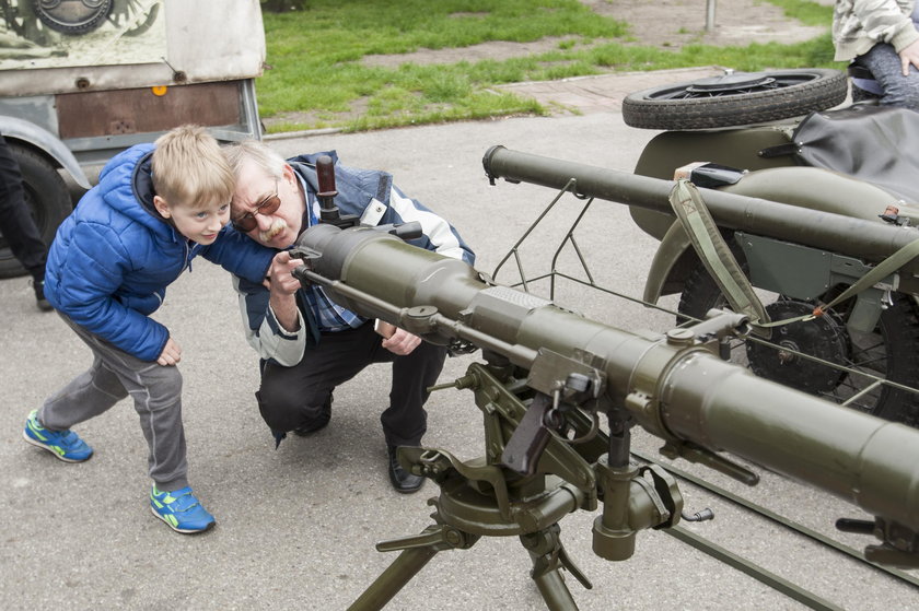 Sosnowiec. Piknik militarny z okazji 72. rocznicy zakończenia II wojny światowej