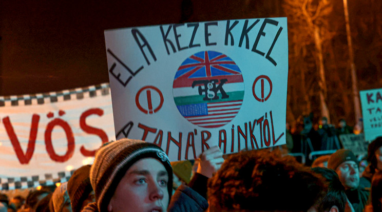 Tüntetés a tanárokért / Fotó: Fuszek Gábor