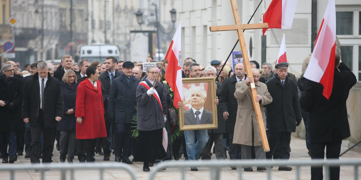 Miesięcznice smoleńskie to imprezy prywatne! 