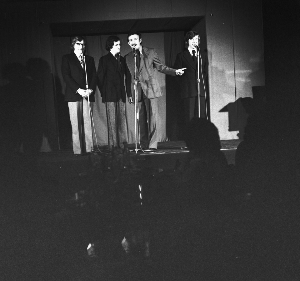 Kabaret Elita: (od lewej) Lech Ignaszewski, Jan Kaczmarek, Tadeusz Drozda i Jerzy Skoczylas, 1975 r.