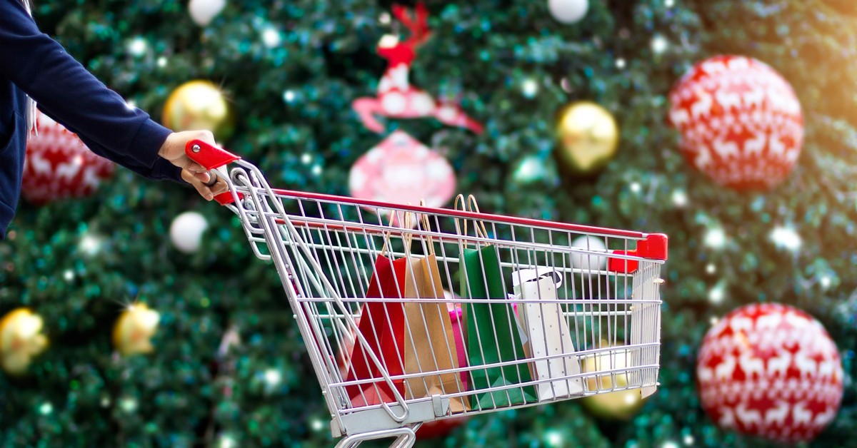 Świąteczne zakupy coraz droższe. Koszyk podstawowych produktów przekroczył 100 zł