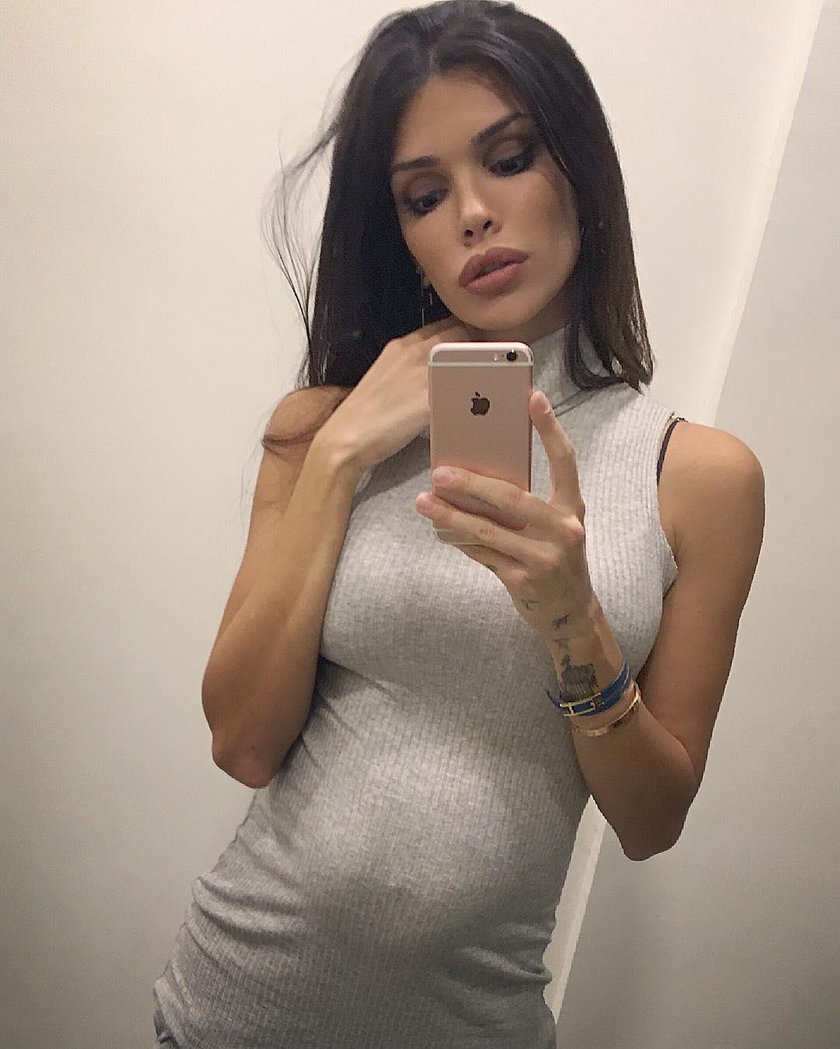 Jovana Djordević wciąż chwali się seksownymi zdjęciami w sieci. Żona piłkarza Lazio jest w zaawansowanej ciąży!