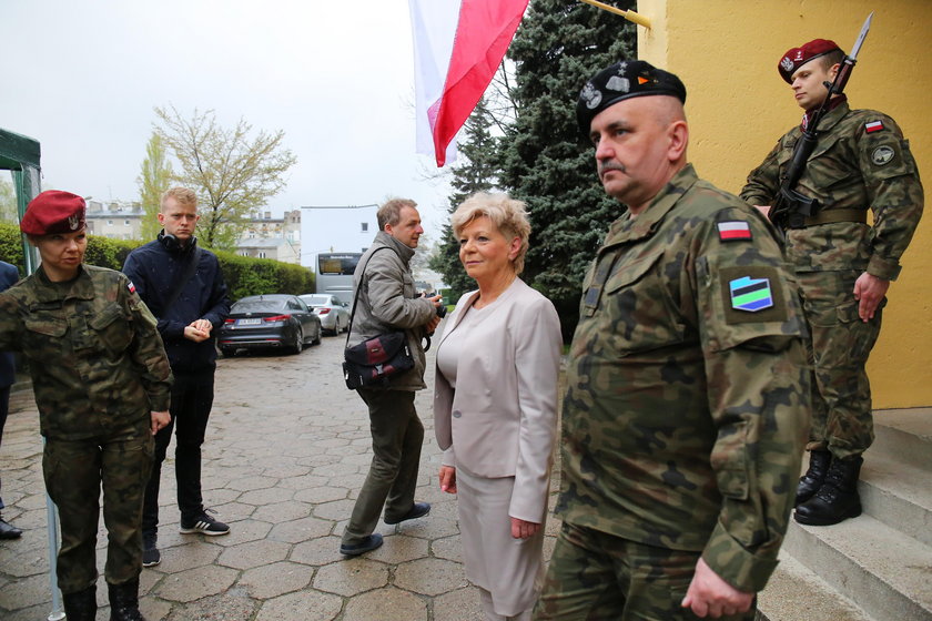 poseł Alicja Kaczorowska PiS i generał Jarosław Mika, dowódca generalny Rodzajów Sił Zbrojnych