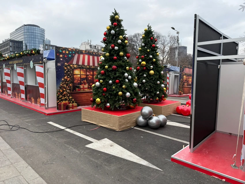  Novogodišnji bazar ispred Skupštine