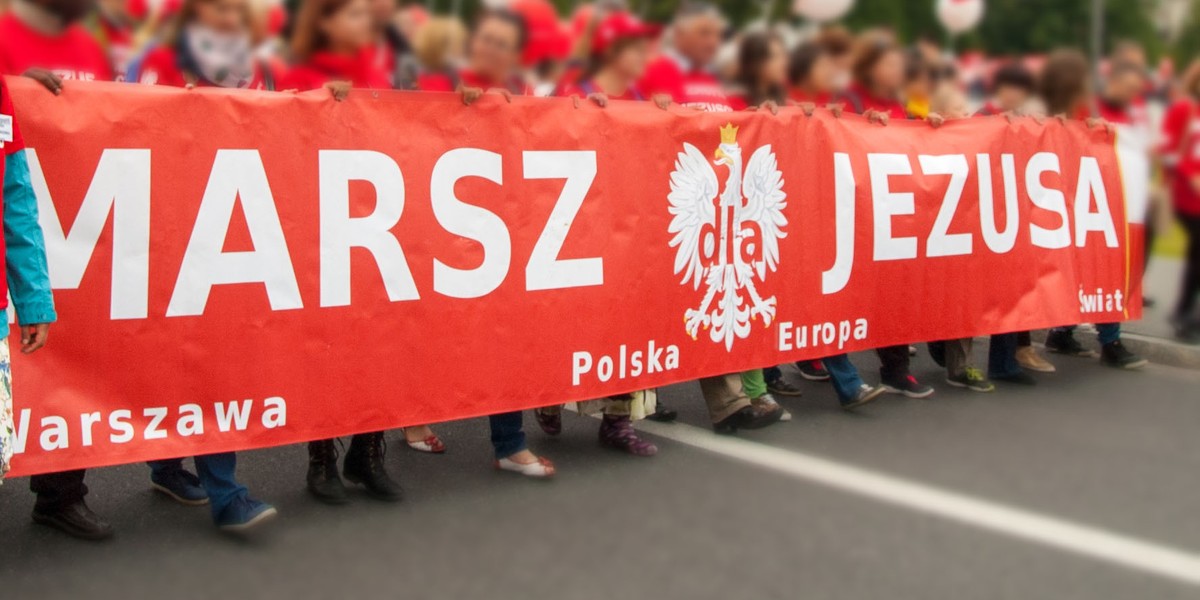 Marsz dla Jezusa. Mężczyzna wysłał zdjęcie nagiej dziewczynki.