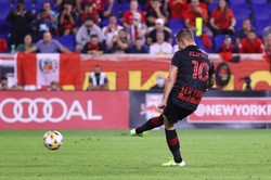 Jedenasty gol Przybyłki, zmarnowany rzut karny Klimali [WIDEO]