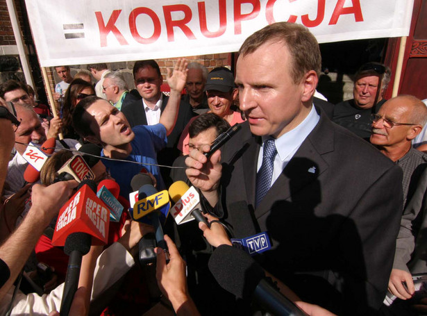 "Wałęsa awanturuje się w obronie korupcji"
