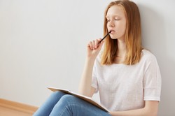 Bardzo trudny QUIZ ortograficzny na literę A. Tylko mistrz trafi 20/20