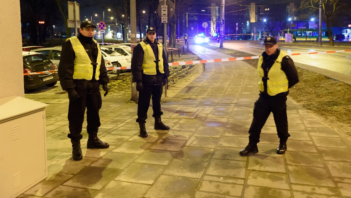 Dzisiaj w nocy prokuratura przeprowadziła eksperyment procesowy w sprawie zaginionej pod koniec listopada ubiegłego roku Ewy Tylman. Podczas pracy policji obecny był oskarżony o zabójstwo dziewczyny Adam Z., jednak nie brał on czynnego udziału w eksperymencie.