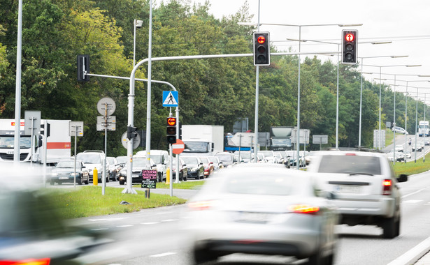 Lawinowy wzrost liczby mandatów. W 2016 wpadało 1200 kierowców dziennie. Zobacz, gdzie łapali najczęściej