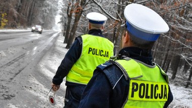 nie masz tego w aucie? mandat 500 zł. dwie rzeczy obowiązkowe, a trzec