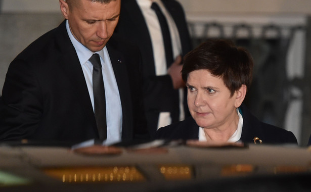 W komunikacie prokuratura potwierdziła także wcześniejsze informacje PAP na temat skutecznego odczytu danych z rejestratora samochodu audi A8, którym poruszała się premier Beata Szydło.