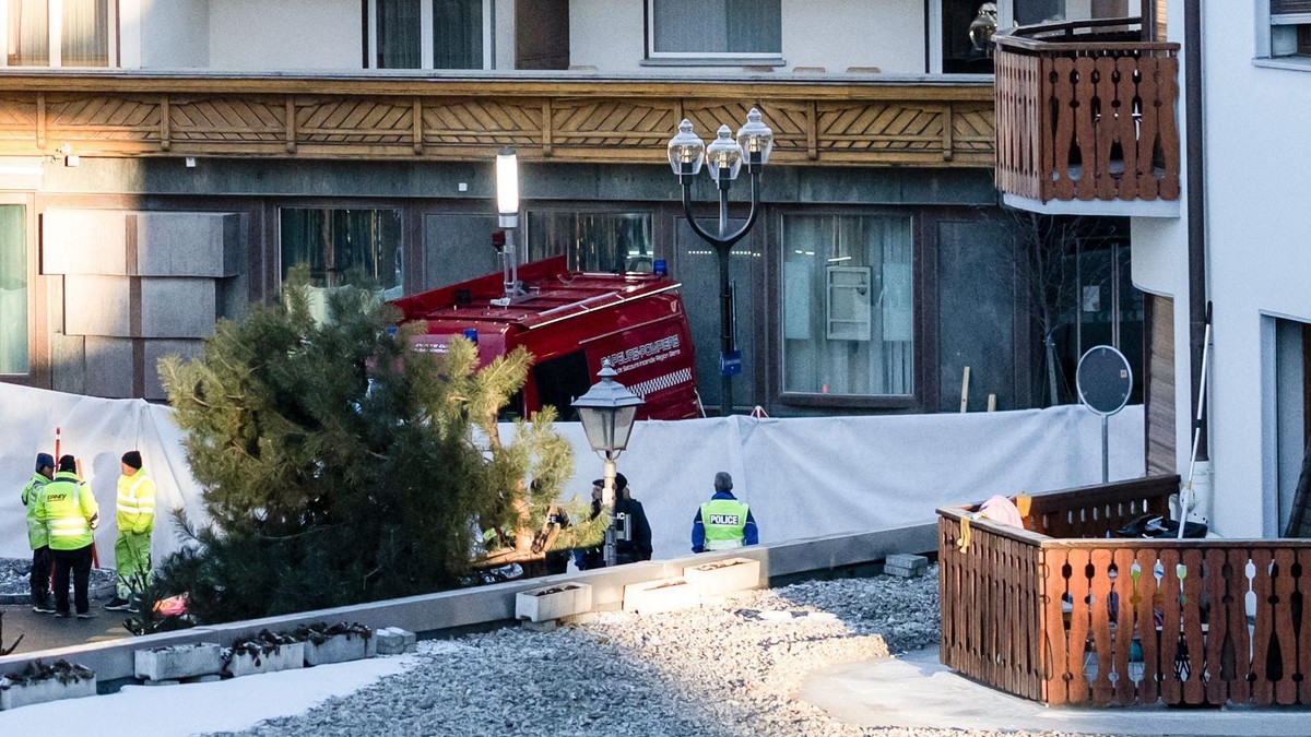 Više desetina ljudi stradalo u požaru u alpskom skijalištu u Švajcarskoj | Foto: EPA