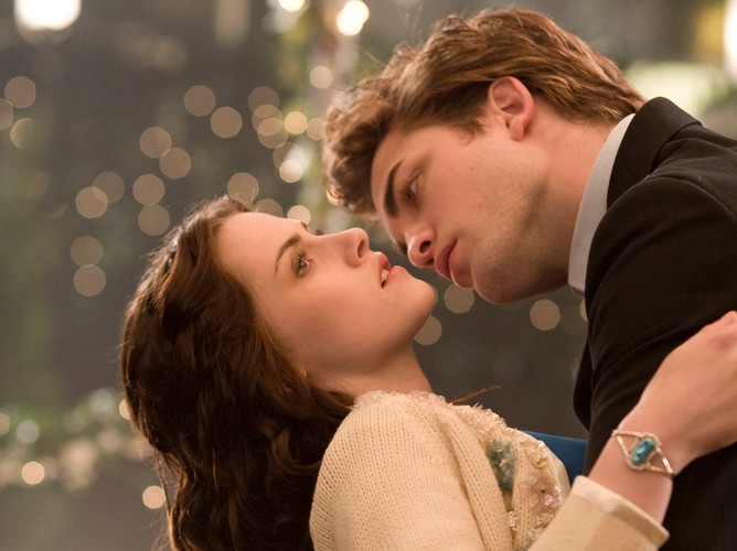 Robert Pattinson i Kristen Stewart w 'Zmierzchu'