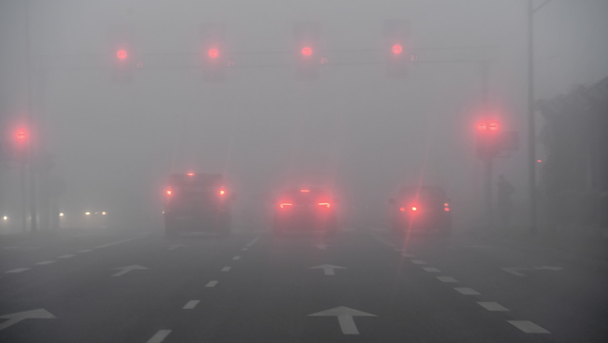 Ostrzeżenia IMGW: gęste mgły w Małopolsce i Świętokrzyskiem