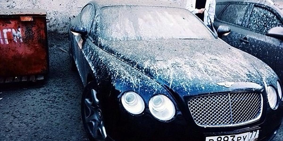 Bentley za milion złotych zalany betonem. Oto nowy Bucket