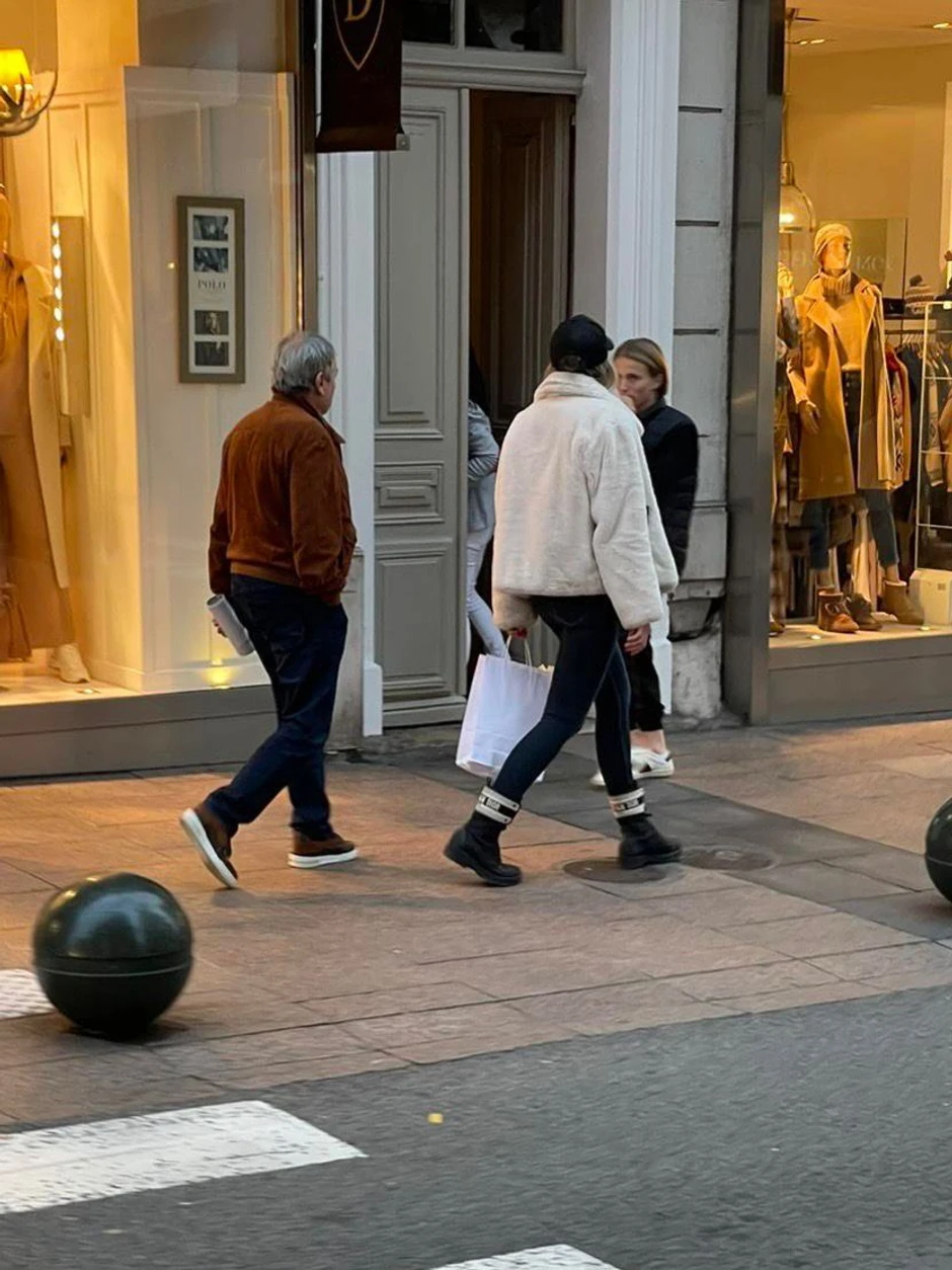 Mića Megatrend sa devojkom