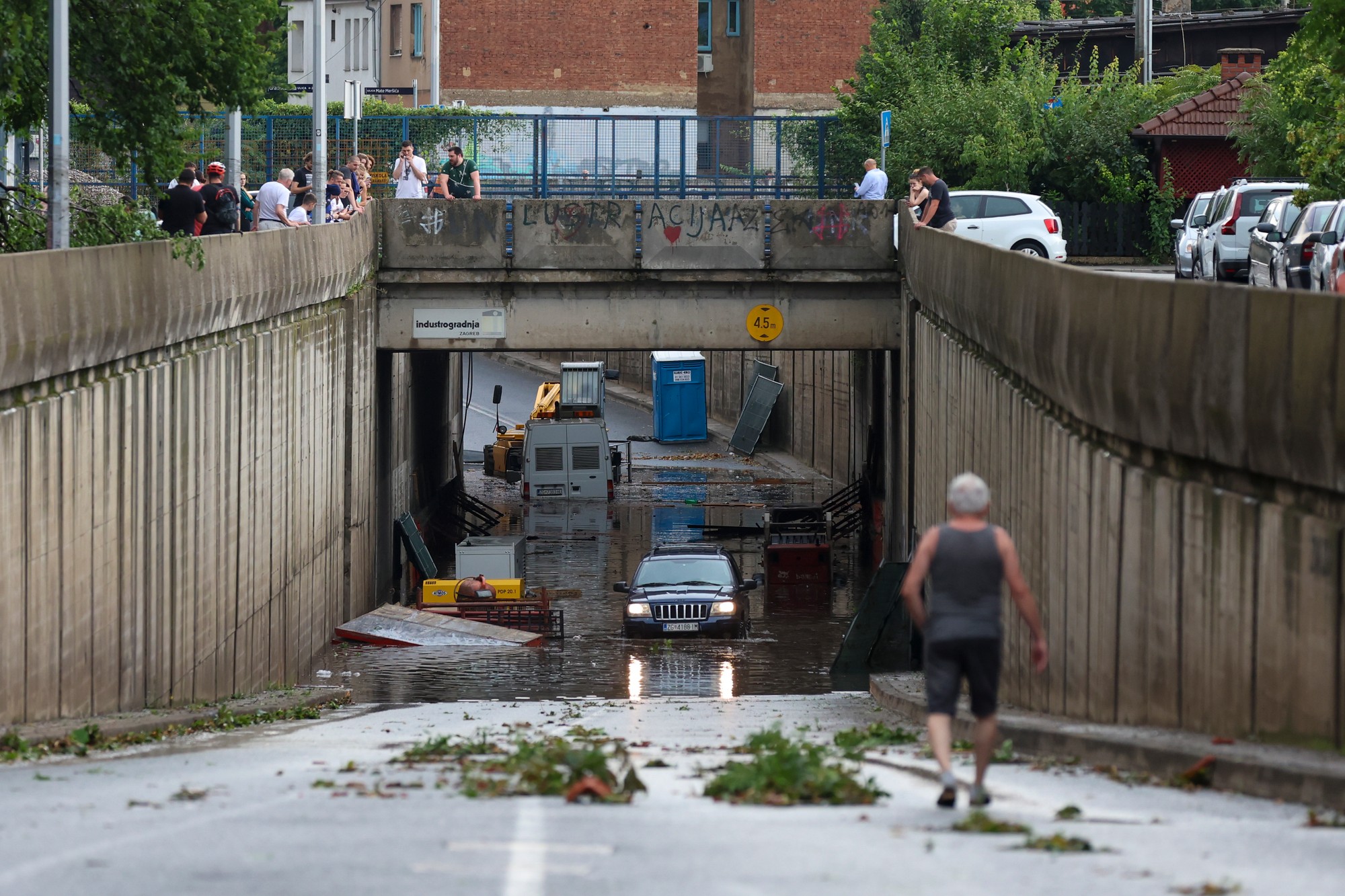 Silné búrky zasiahli Slovinsko, Chorvátsko a Bosnu a Hercegovinu.