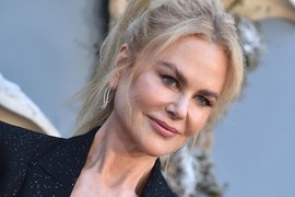 Ljudi su videli kako Nikol Kidman IZGLEDA dok šeta HRVATSKOM i šokirali su se: Skinula PERIKU i otkrila svoju PRIRODNU KOSU posle milion godina - slika u koju gleda ceo region