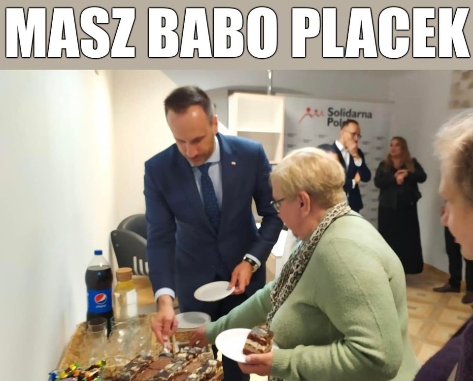 Janusz Kowalski rozbawił internautów. Memy z politykiem - Wiadomości