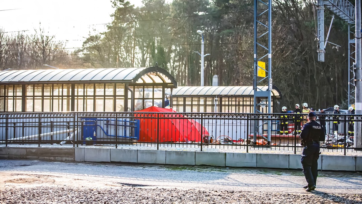 Wypadek karetki pogotowia na przejeździe w Puszczykowie. Jest wyrok