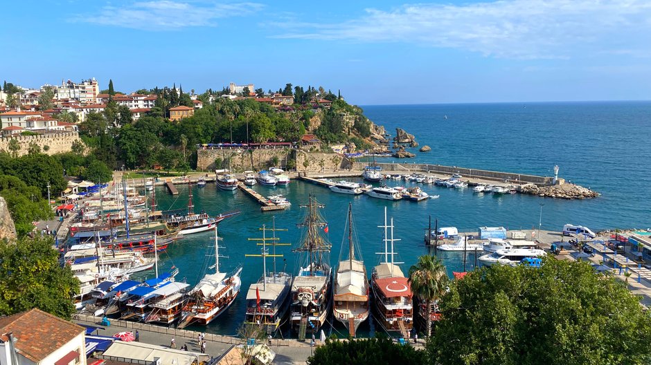 Zabytkowa marina w Antalyi, tuż obok starego miasta.