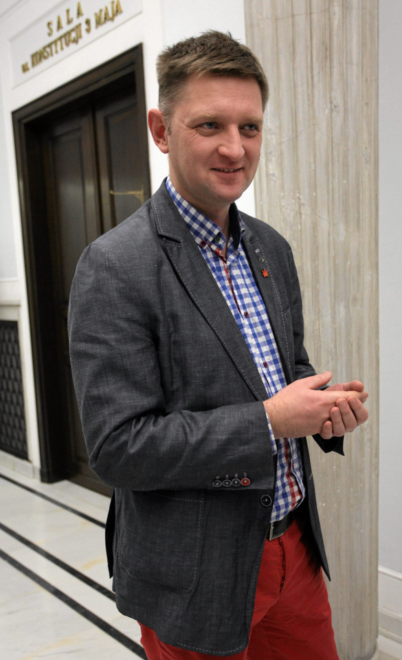 Andrzej Rozenek na korytarzu sejmowym w 2014 roku 