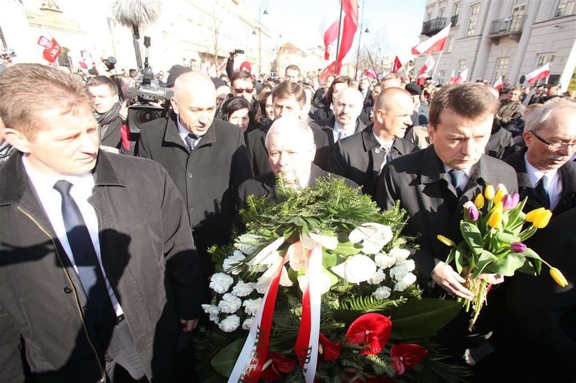 Jest krzyż przed Pałacem Prezydenckim