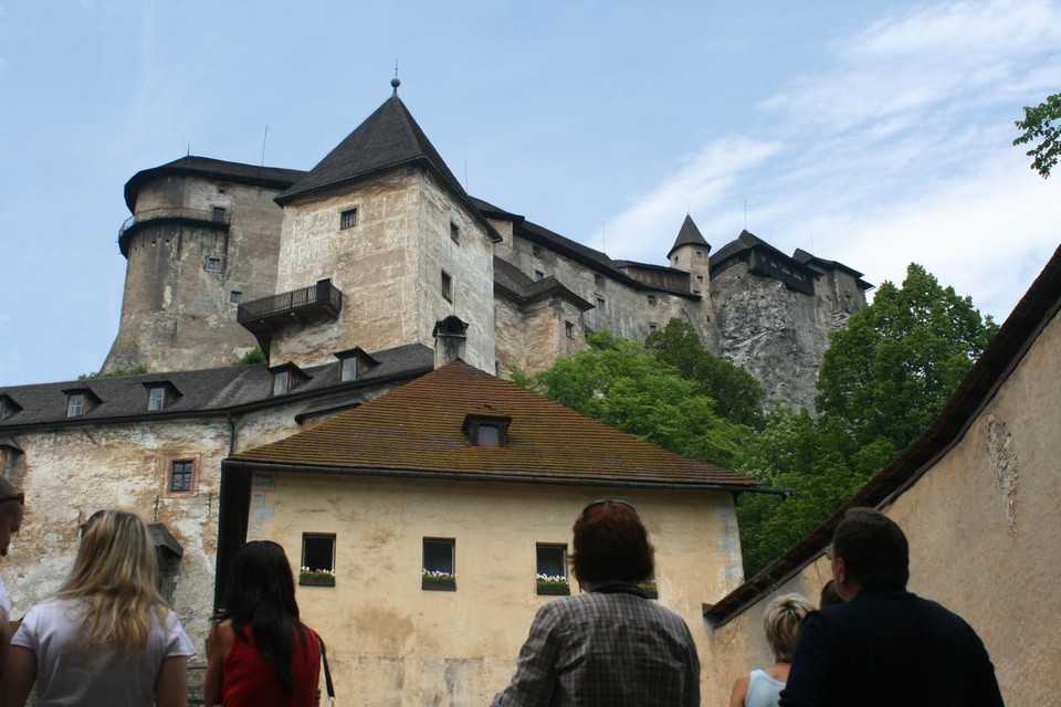 Smorodina - Widok z dziedzińca Oravski Podzamok