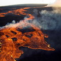 Wybucha Mauna Loa na Hawajach. Największy aktywny wulkan na świecie sprawił, że niebo zalała czerwień