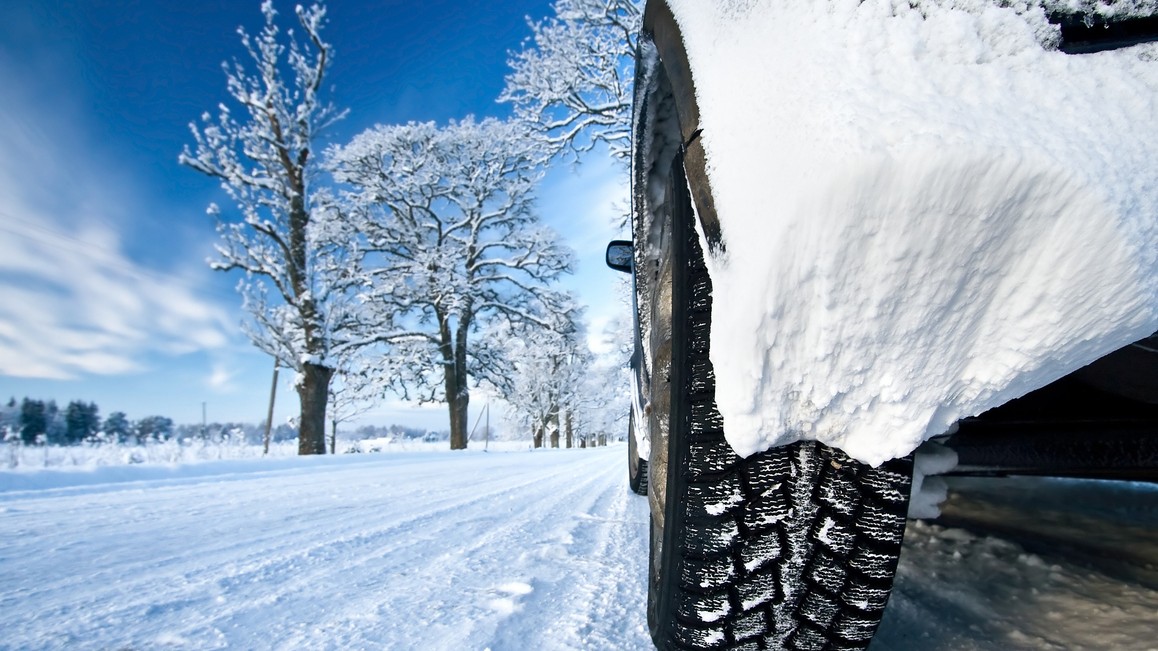 V zime klesá tlak v pneumatikách. Kedy ich správne nafúkať, aby sa neničili? 