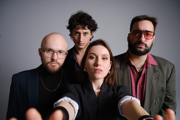 Vizelj groznica pred Novu godinu: Vinil-video singl i novi beogradski koncert (VIDEO)