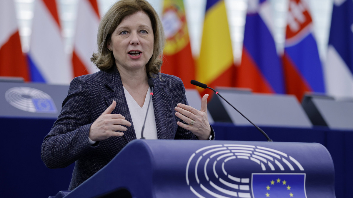 Unia Europejska walczy z "nękaniem" dziennikarzy. Staje w obronie wolności słowa