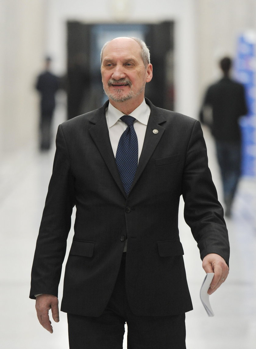 Macierewicz w końcu to przyznał. Chce ścigania Tuska!