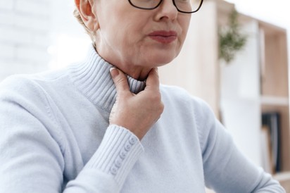 Ha ezt tapasztalja étkezés közben, a stroke figyelmeztető jele lehet