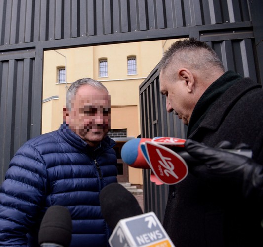 Mirosław P. wychodzi na wolność. Zobacz, jak opuszczał areszt