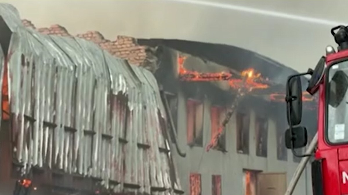 Vatra zahvatila magazin u Novom Pazaru