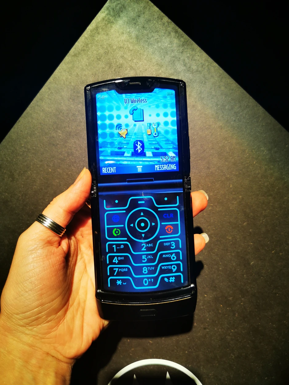 razr i omaž nekadašnjem modelu