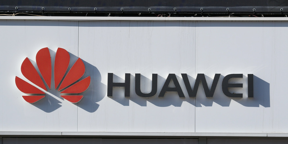 Założyciel Huawei bagatelizuje ryzyko bojkotu lub wykluczenia firmy z kluczowej infrastruktury cyfrowej pod wpływem nacisków ze strony USA