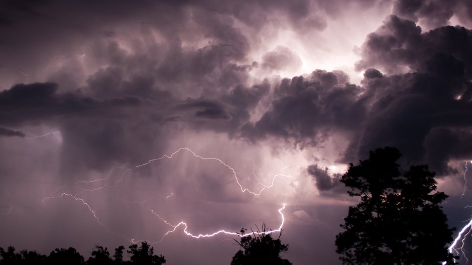 Gdzie jest burza? Groźne nawałnice nad Polską. Prognoza pogody [NA ŻYWO]