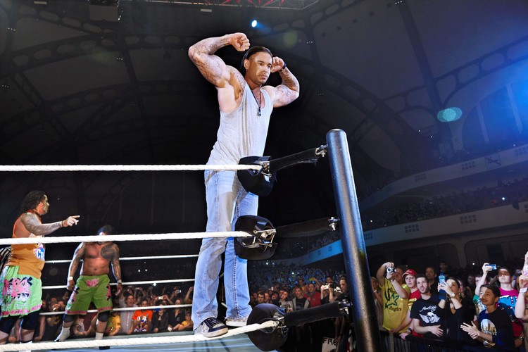 Były bramkarz reprezentacji Niemiec w ringu. Tim Wiese zajmuje się wrestlingiem