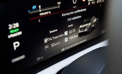 Nissan Ariya w Polsce znika w ciemno. Na drodze nie tylko koszty robią różnicę