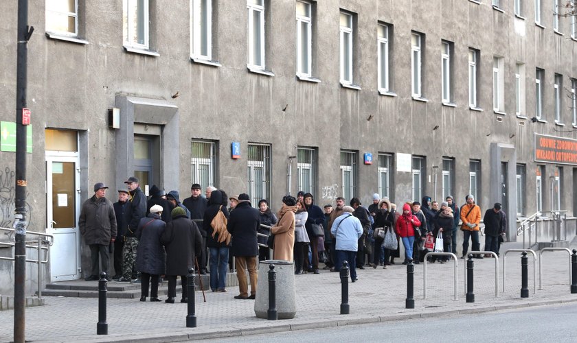 Dziś kolejki to gehenna pacjentów