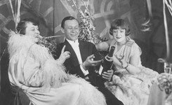 Dziś takich balów już nie ma... Fałszywy łosoś i taniec shimmy, czyli tak bawiła się II RP