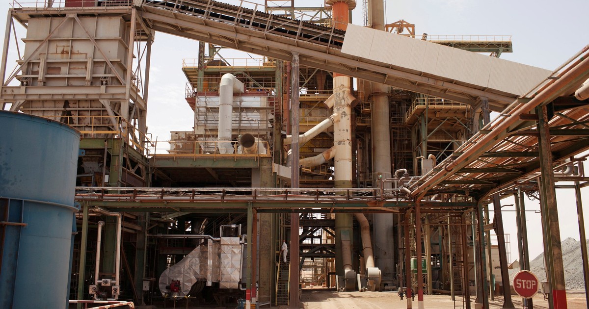 France's nuclear giant says 1,500 tons of uranium stashed at seized Niger site