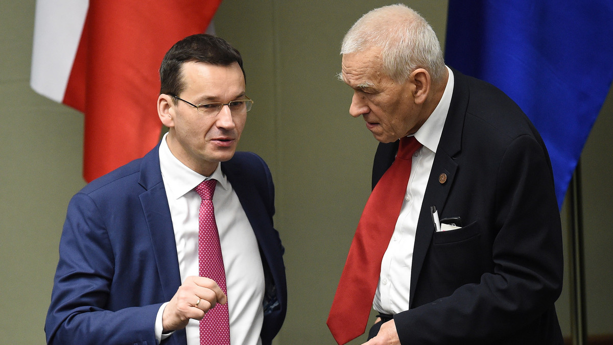 Premier Polski Mateusz Morawiecki pochodzi z rodziny o silnych tradycjach opozycyjnych, która zawsze walczyła z zagrażającymi Polsce obcymi siłami; to doświadczenie kształtuje jego spojrzenie na Europę - pisze "Frankfurter Allgemeine Sonntagszeitung".