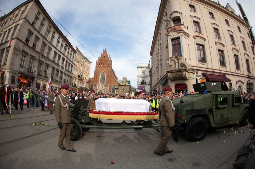 Ekshumacja ciał Marii i Lecha Kaczyńskich