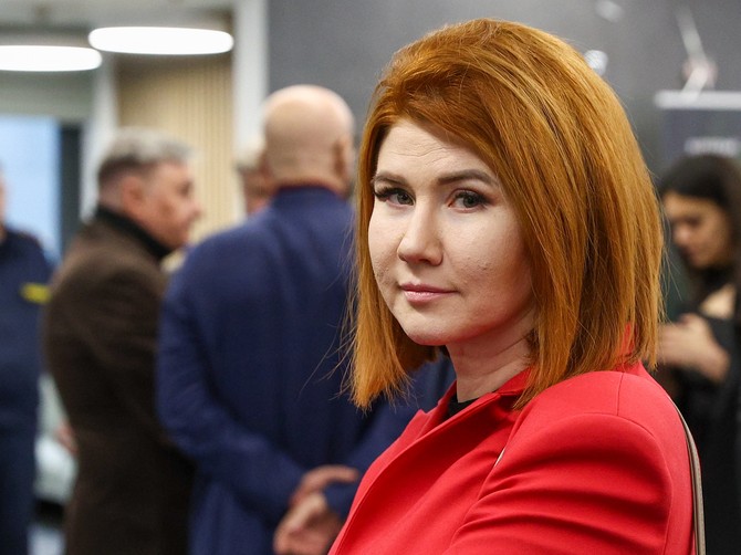 Putinova crvenokosa špijunka Ana Čepmen dobila novi posao
