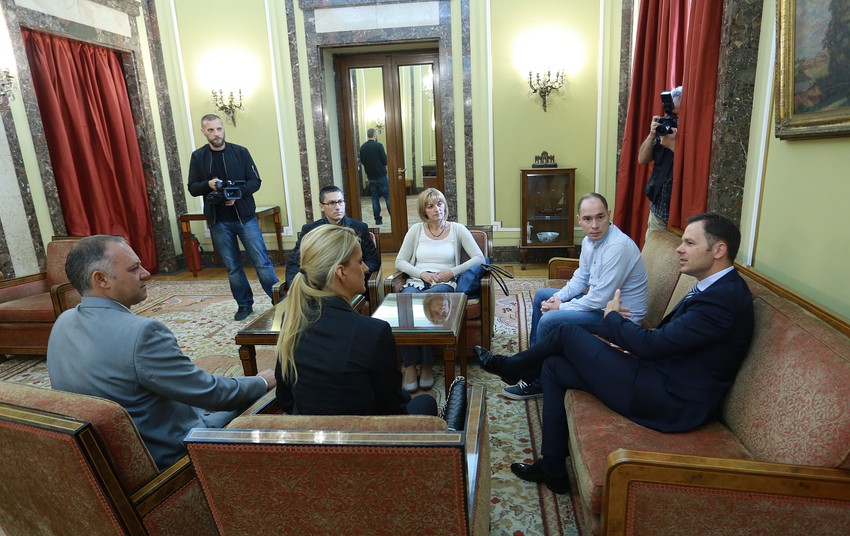 Siniša Mali sa budućim upravnicima zgrada